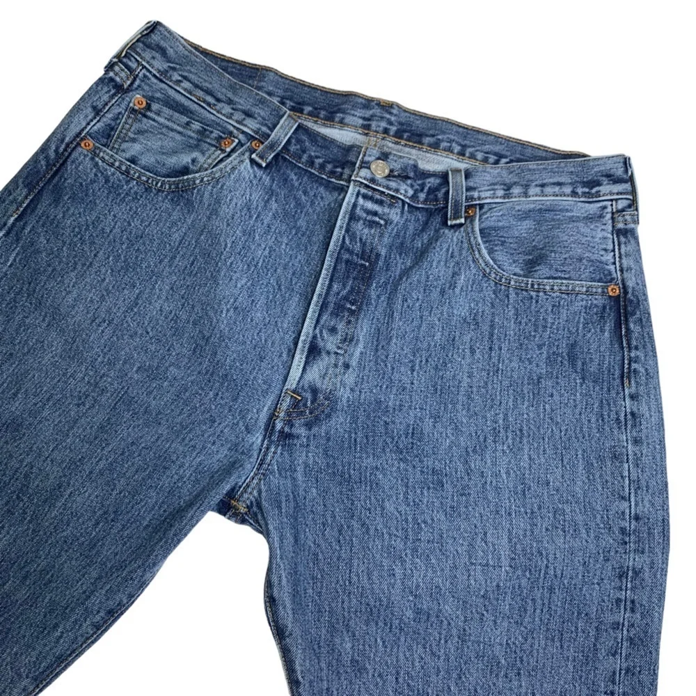 Mens 501 Levi’s Button Fly Medium Wash Straight Leg Sz 36X30 EXCELLENT Condition